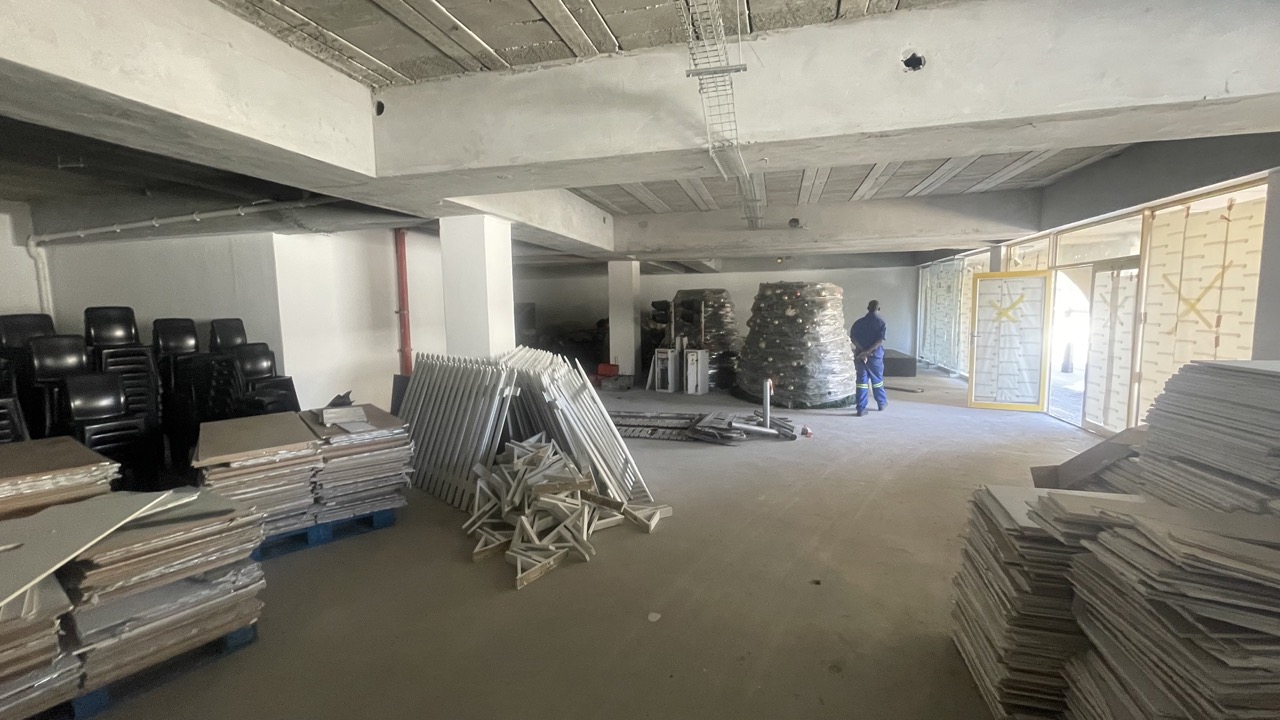 To Let commercial Property for Rent in Athlone Western Cape